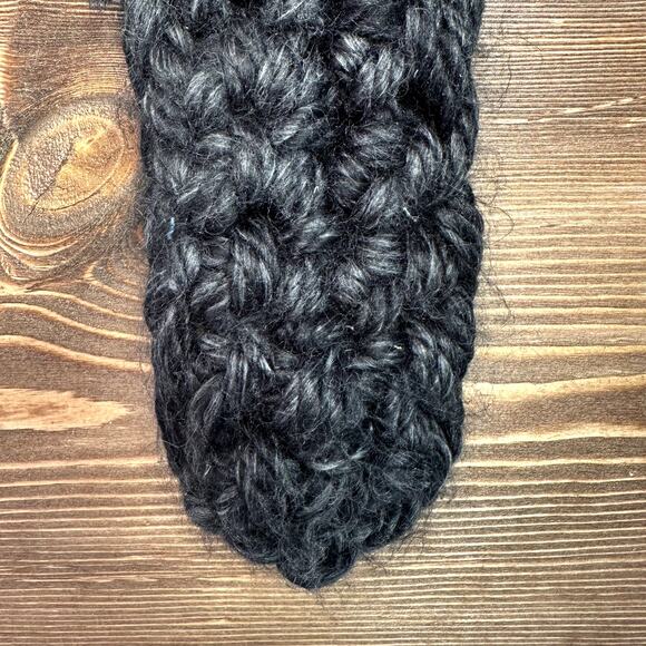 Hand Knit Wool Scarf Womens Cameo Brooch Soft Cozy Winter Chunky Classic Wrap - Picture 4 of 10